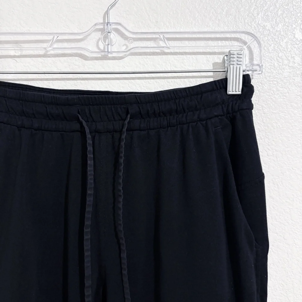 Lululemon Soft Jersey Classic-Fit‎ Mid-Rise Jogger in Black